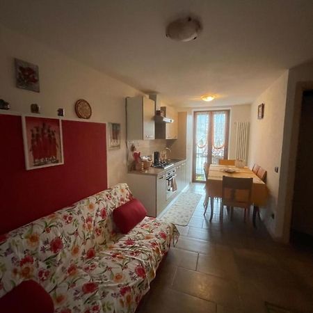 La Casa Di Pucci Nel Borgo Affrescato Di Parlasco Cortenova Exterior foto