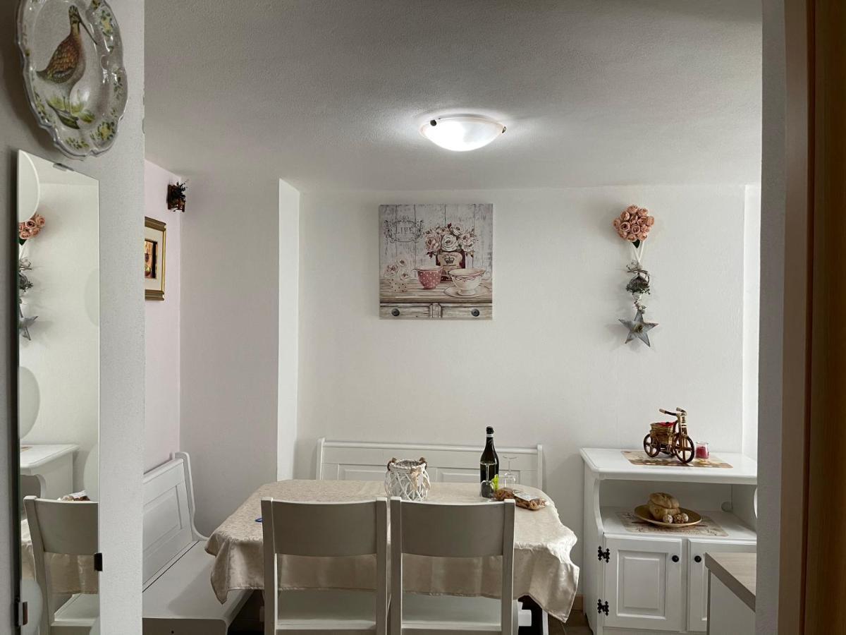 La Casa Di Pucci Nel Borgo Affrescato Di Parlasco Cortenova Exterior foto