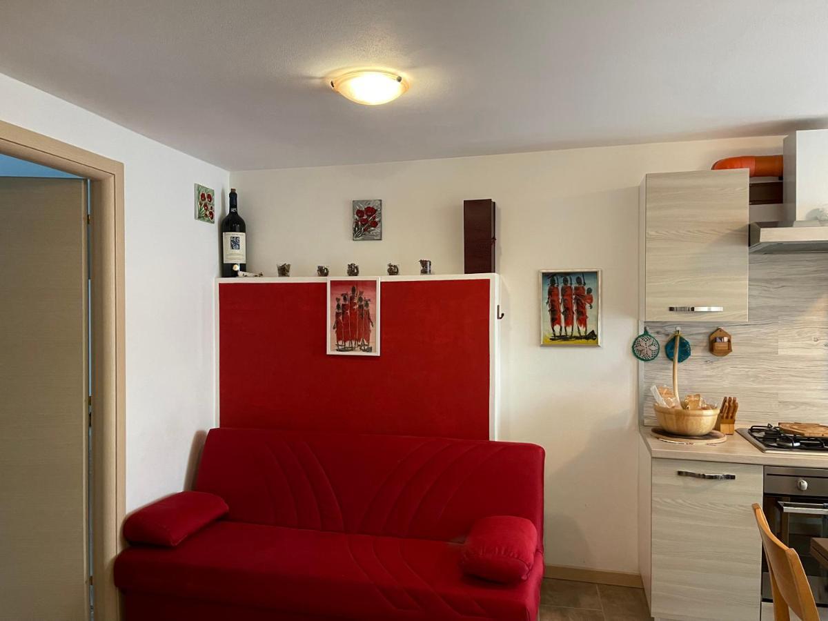 La Casa Di Pucci Nel Borgo Affrescato Di Parlasco Cortenova Exterior foto