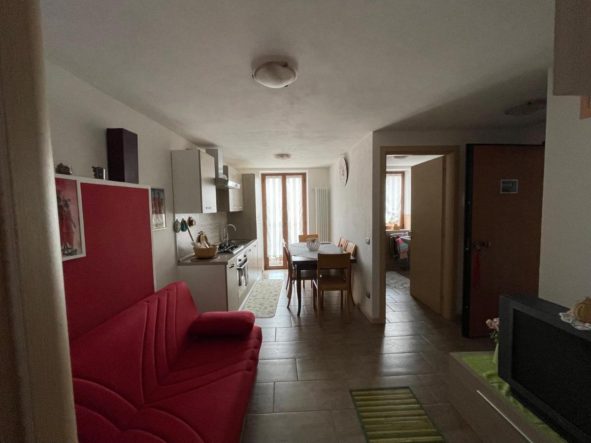 La Casa Di Pucci Nel Borgo Affrescato Di Parlasco Cortenova Exterior foto
