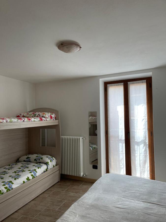 La Casa Di Pucci Nel Borgo Affrescato Di Parlasco Cortenova Exterior foto
