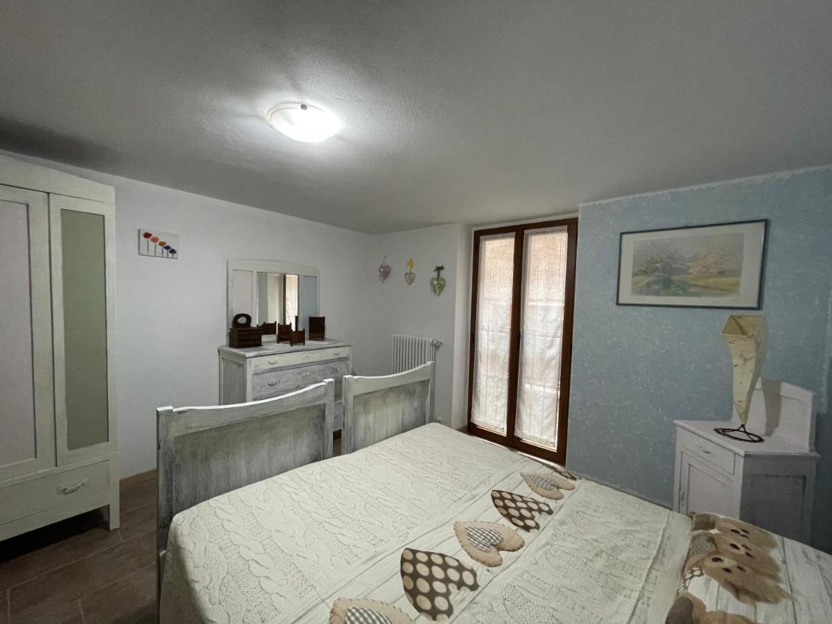 La Casa Di Pucci Nel Borgo Affrescato Di Parlasco Cortenova Exterior foto