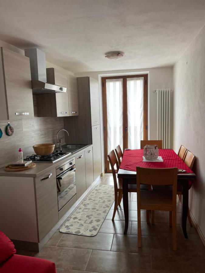 La Casa Di Pucci Nel Borgo Affrescato Di Parlasco Cortenova Exterior foto