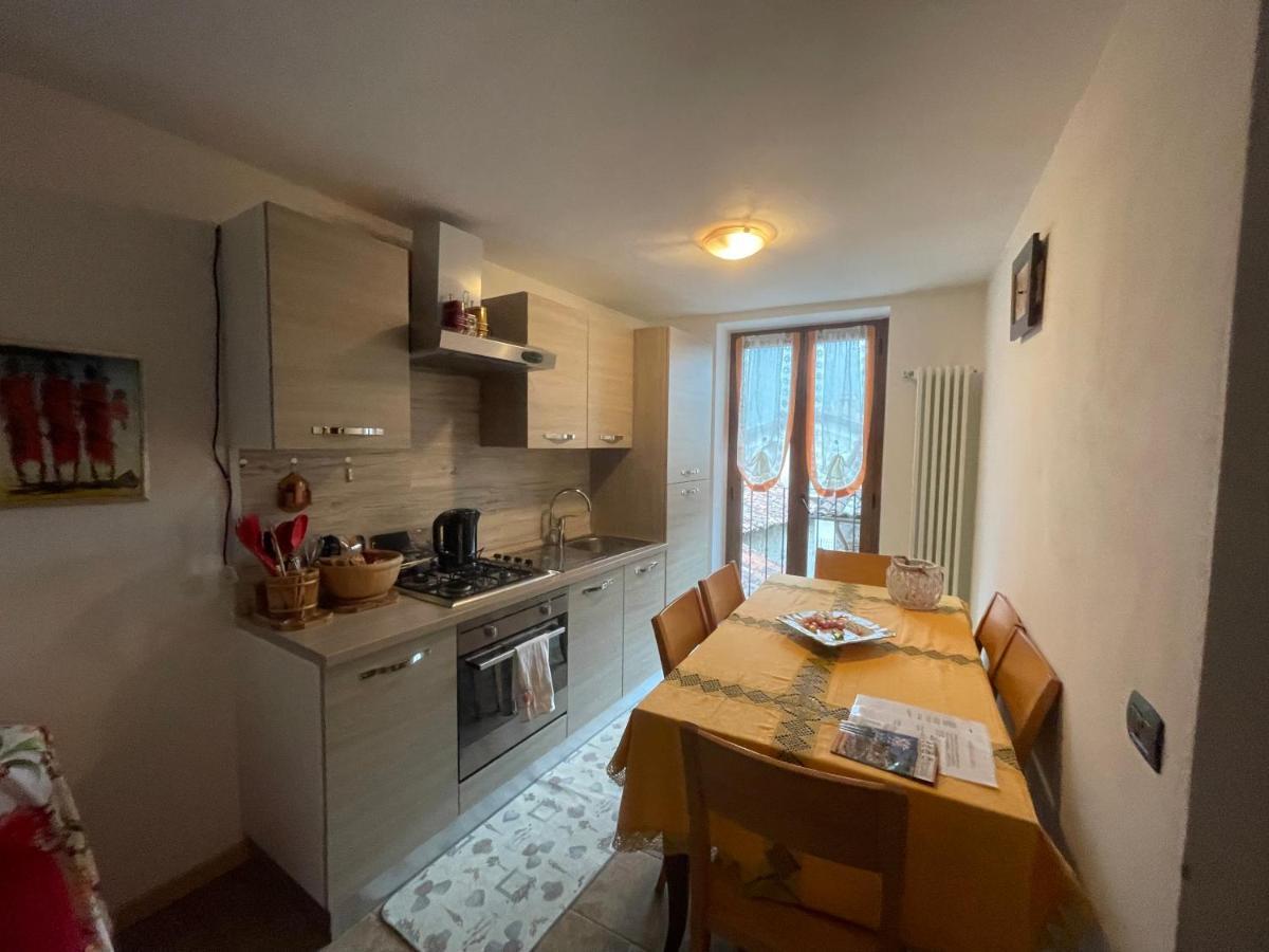 La Casa Di Pucci Nel Borgo Affrescato Di Parlasco Cortenova Exterior foto