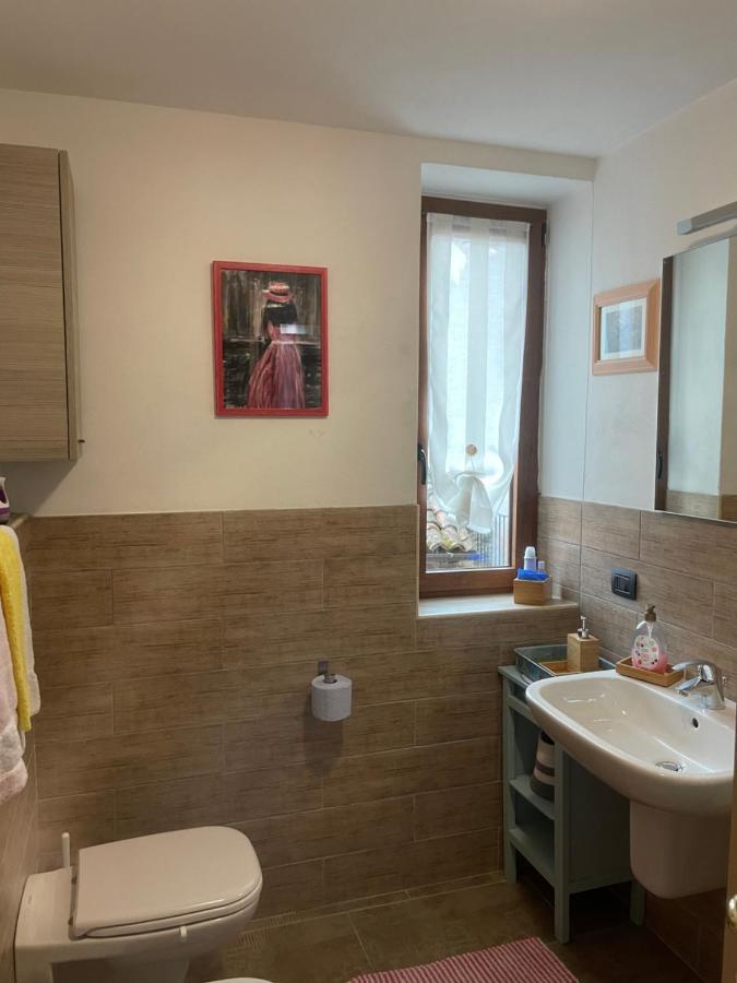 La Casa Di Pucci Nel Borgo Affrescato Di Parlasco Cortenova Exterior foto