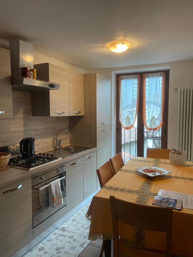 La Casa Di Pucci Nel Borgo Affrescato Di Parlasco Cortenova Exterior foto