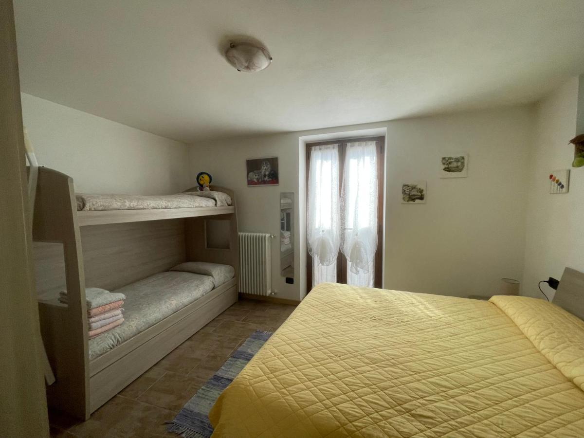 La Casa Di Pucci Nel Borgo Affrescato Di Parlasco Cortenova Exterior foto
